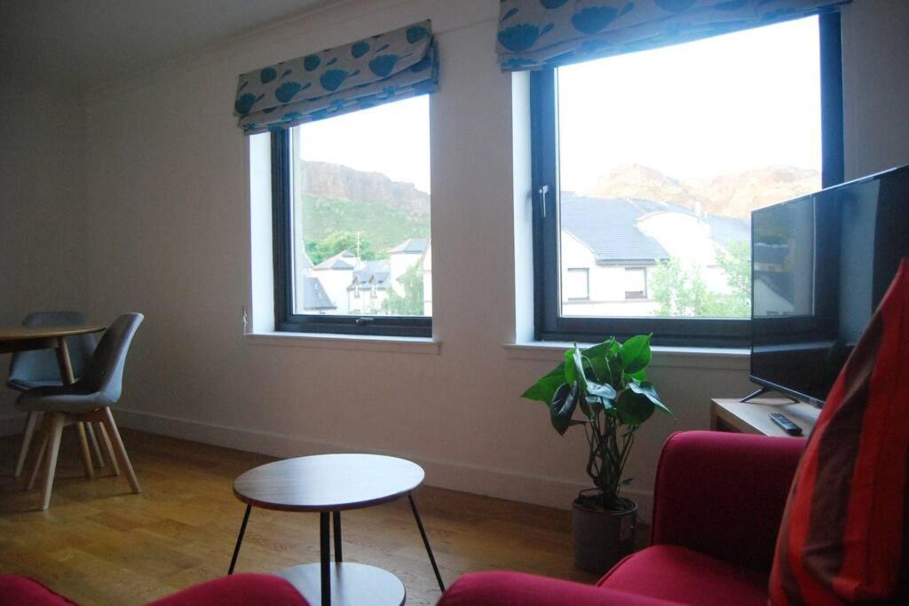 Central Two Bed Flat Close To Arthur'S Seat And University Edinburgh Exterior photo
